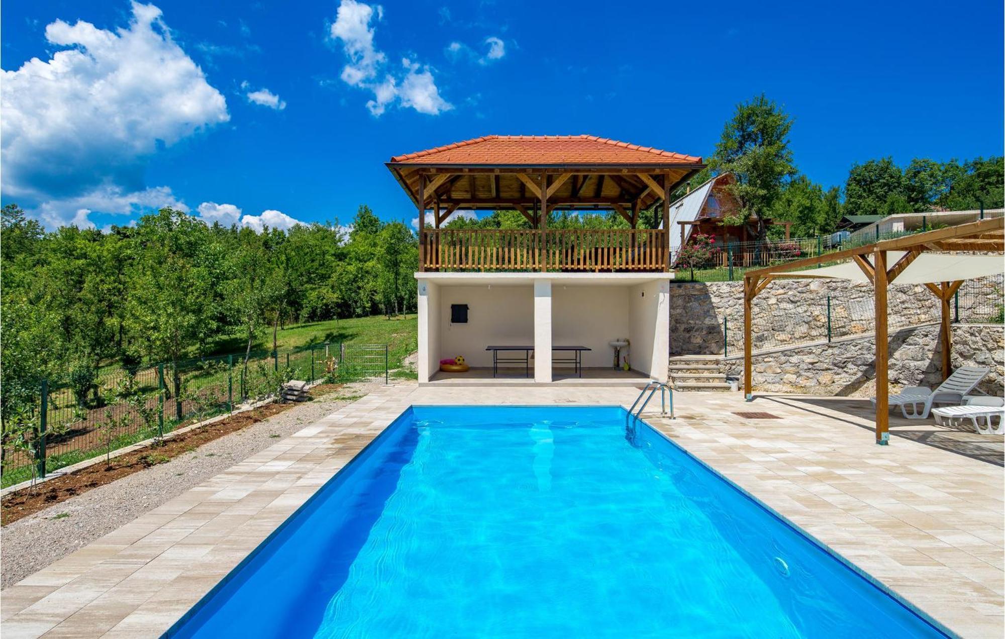 1 Bedroom Beautiful Apartment In Rakovica Exterior photo