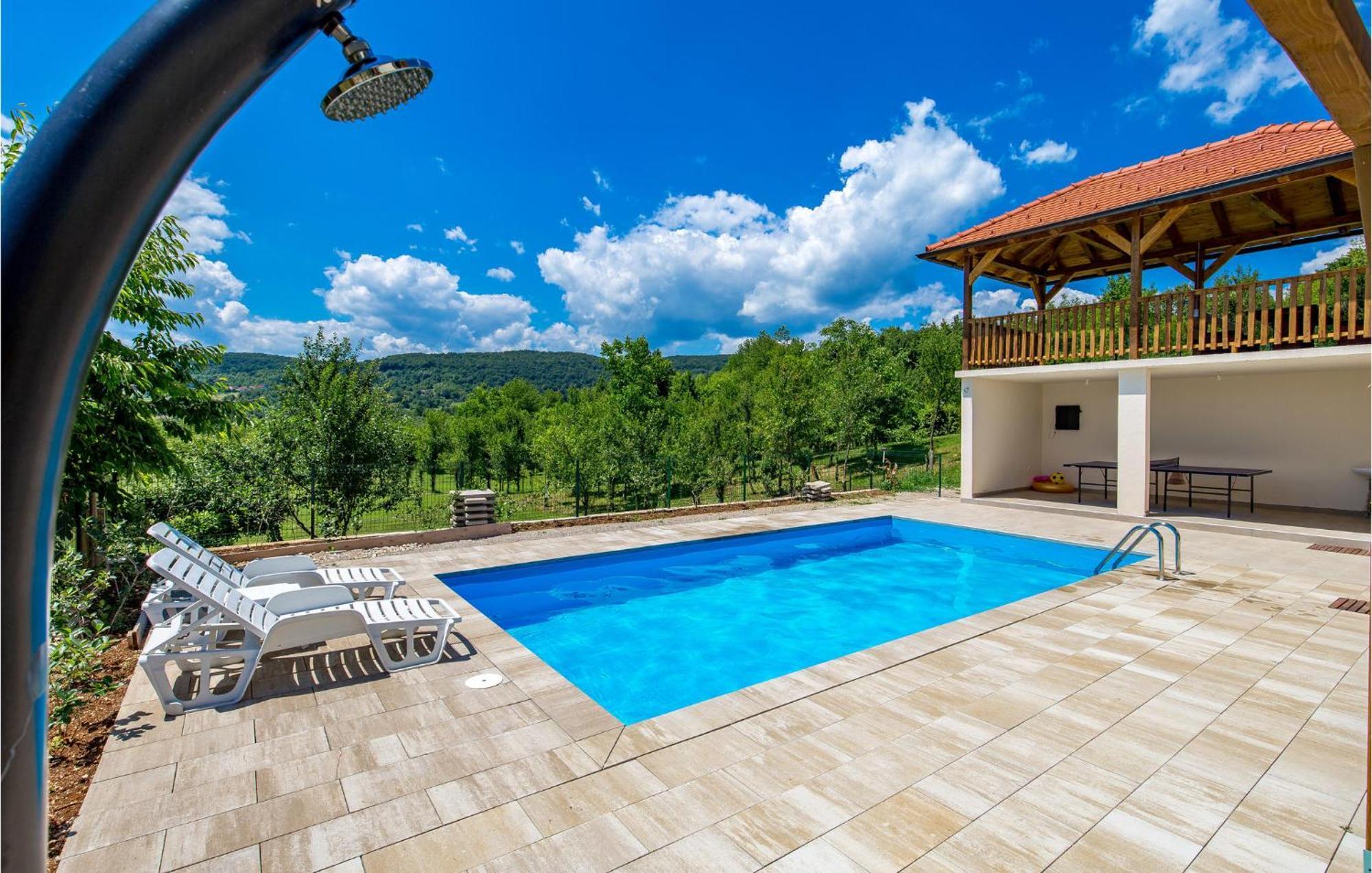 1 Bedroom Beautiful Apartment In Rakovica Exterior photo