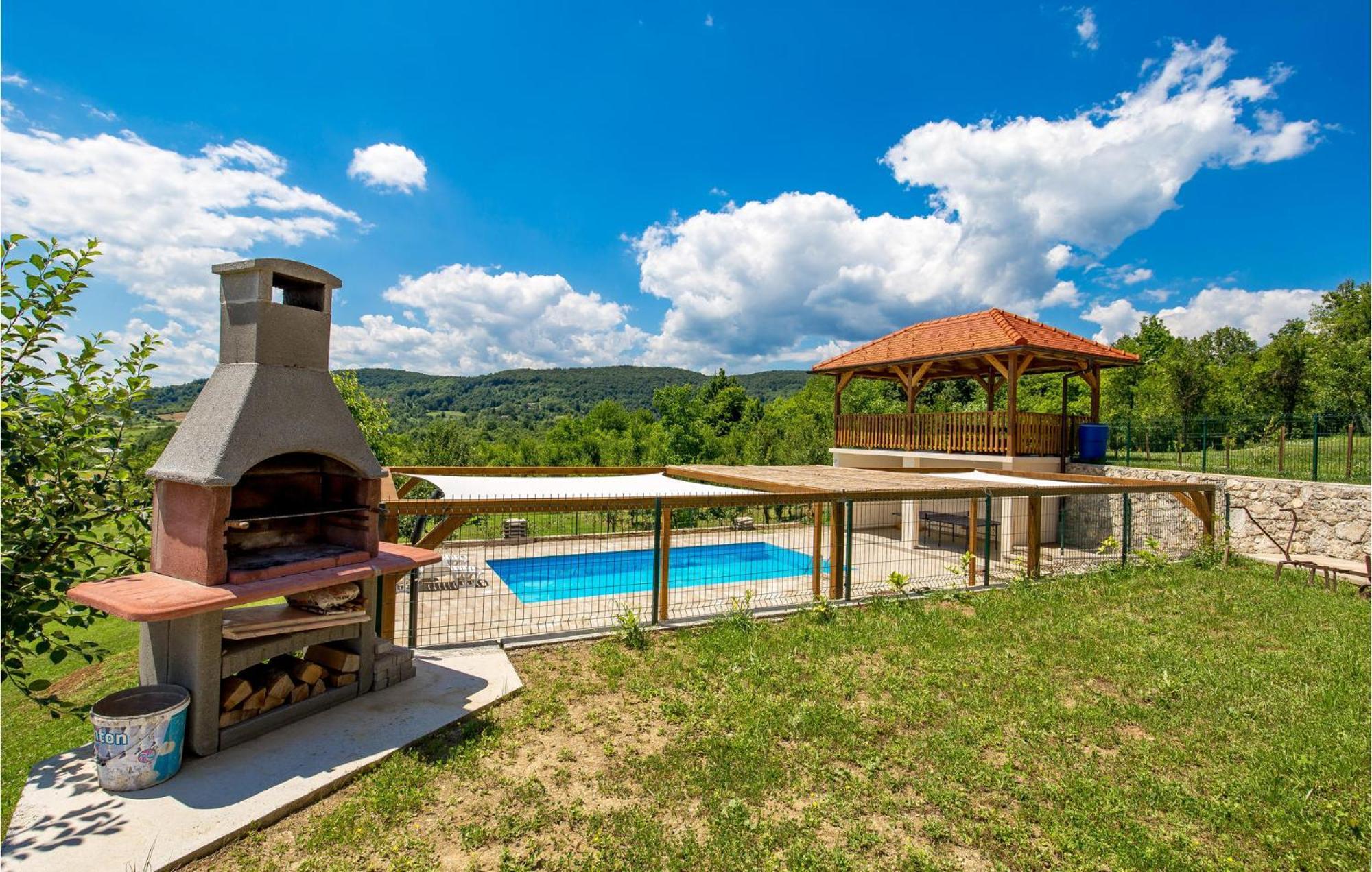 1 Bedroom Beautiful Apartment In Rakovica Exterior photo