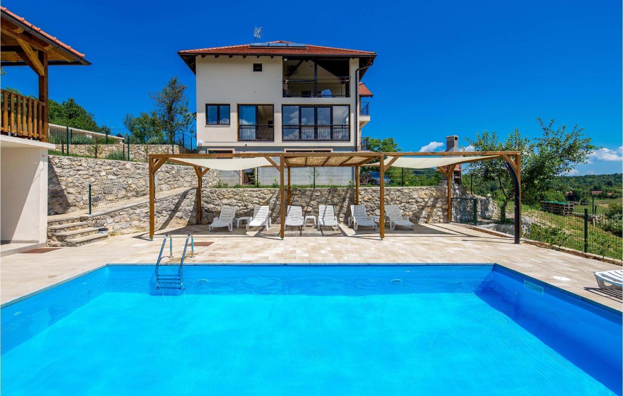 1 Bedroom Beautiful Apartment In Rakovica Exterior photo