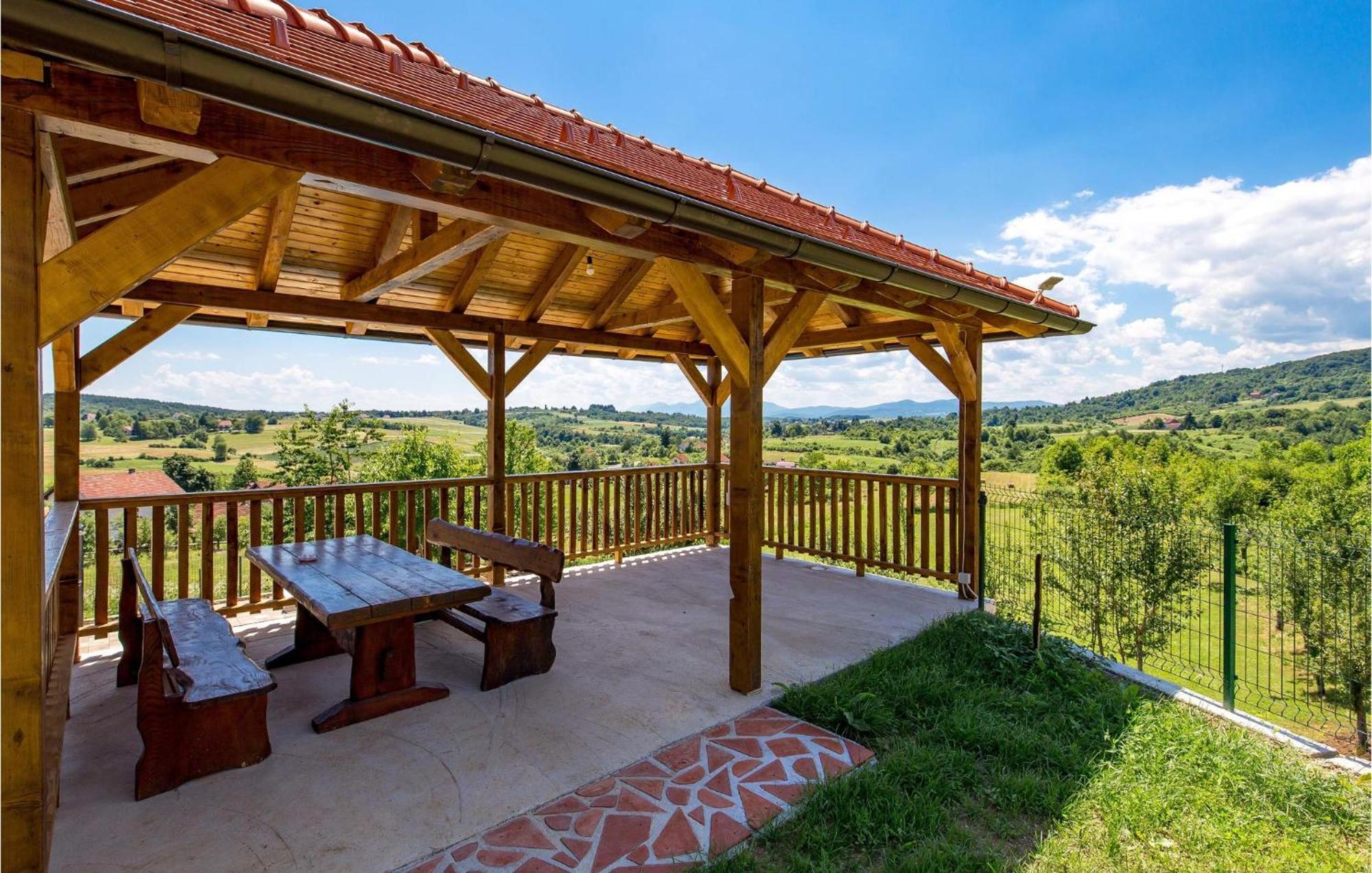 1 Bedroom Beautiful Apartment In Rakovica Exterior photo