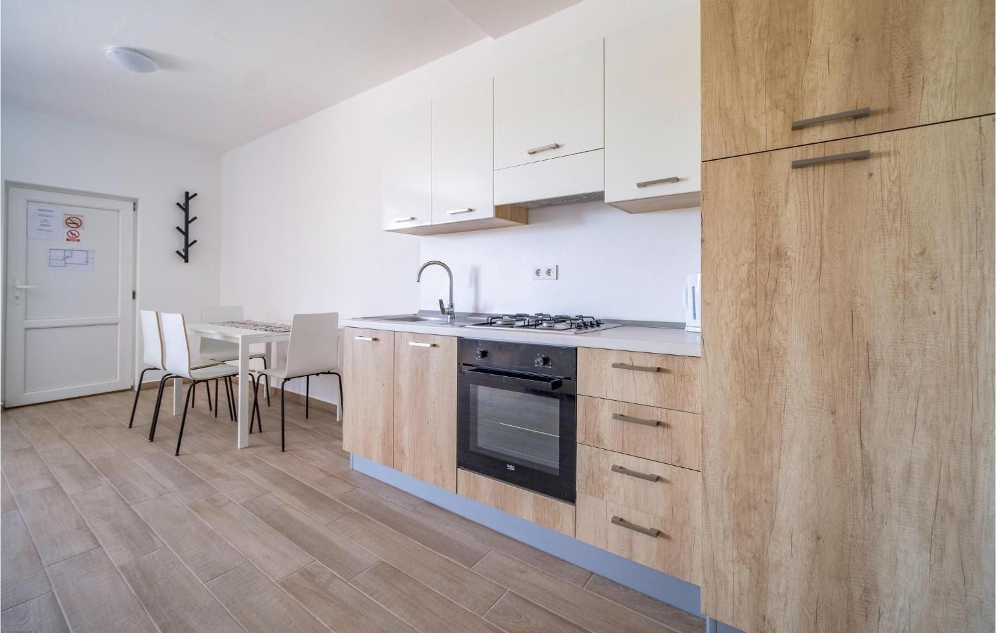 1 Bedroom Beautiful Apartment In Rakovica Exterior photo