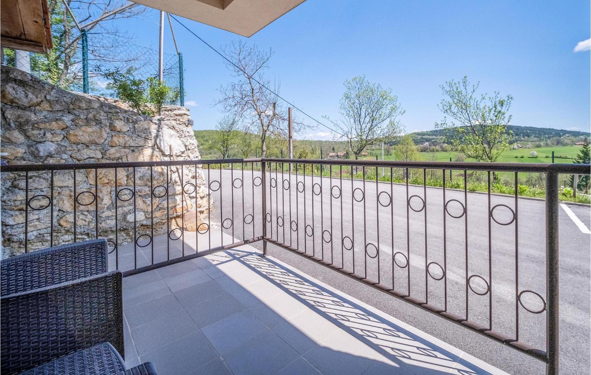 1 Bedroom Beautiful Apartment In Rakovica Exterior photo